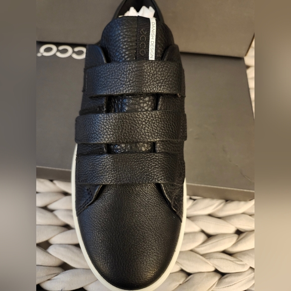 NIB ECCO Soft 8 Black Leather Loafer Sneaker Velcro Closure Women's 41 10 - Picture 9 of 16